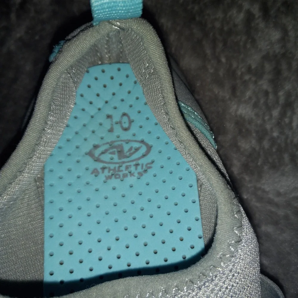 Athletic Works SILVER LIGHT BLUE swim pool beach water sports shoes women's 10
